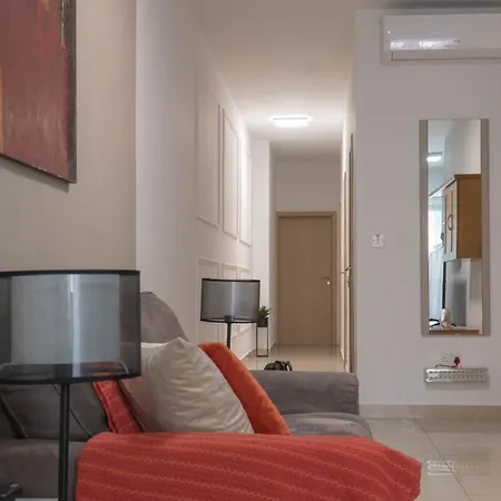 Apartment Freshly Remodelled Gzira